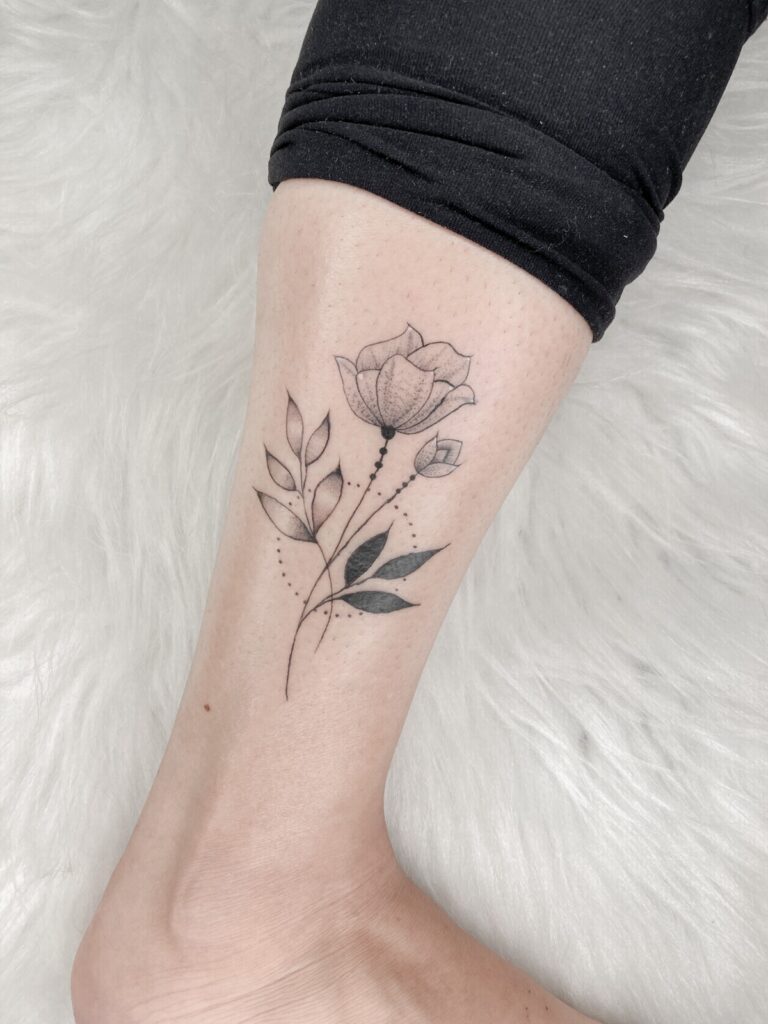 São Paulo Inked - Tatuagem feminina na mão, tendência